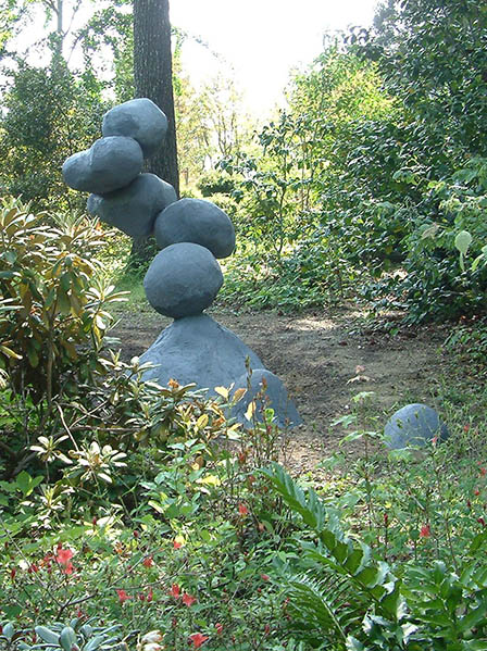 floating-rocks-sculpture
